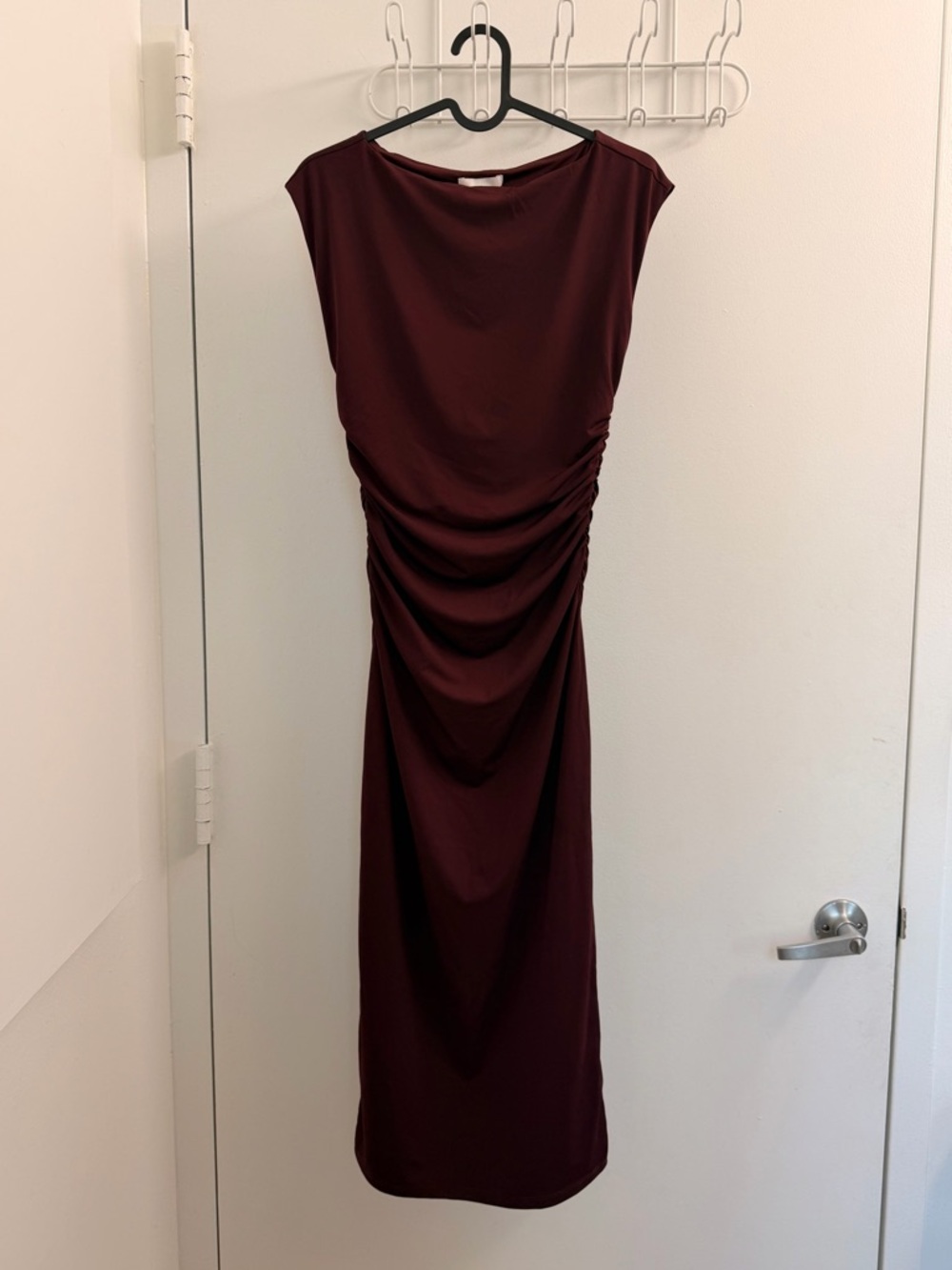 h&m sleeveless boat neck burgundy maxi dress (size s)